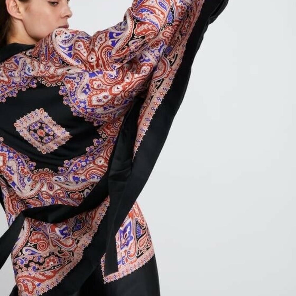 Zara Paisley Printed Laped Collar Flowy Blazer - Picture 9 of 13
